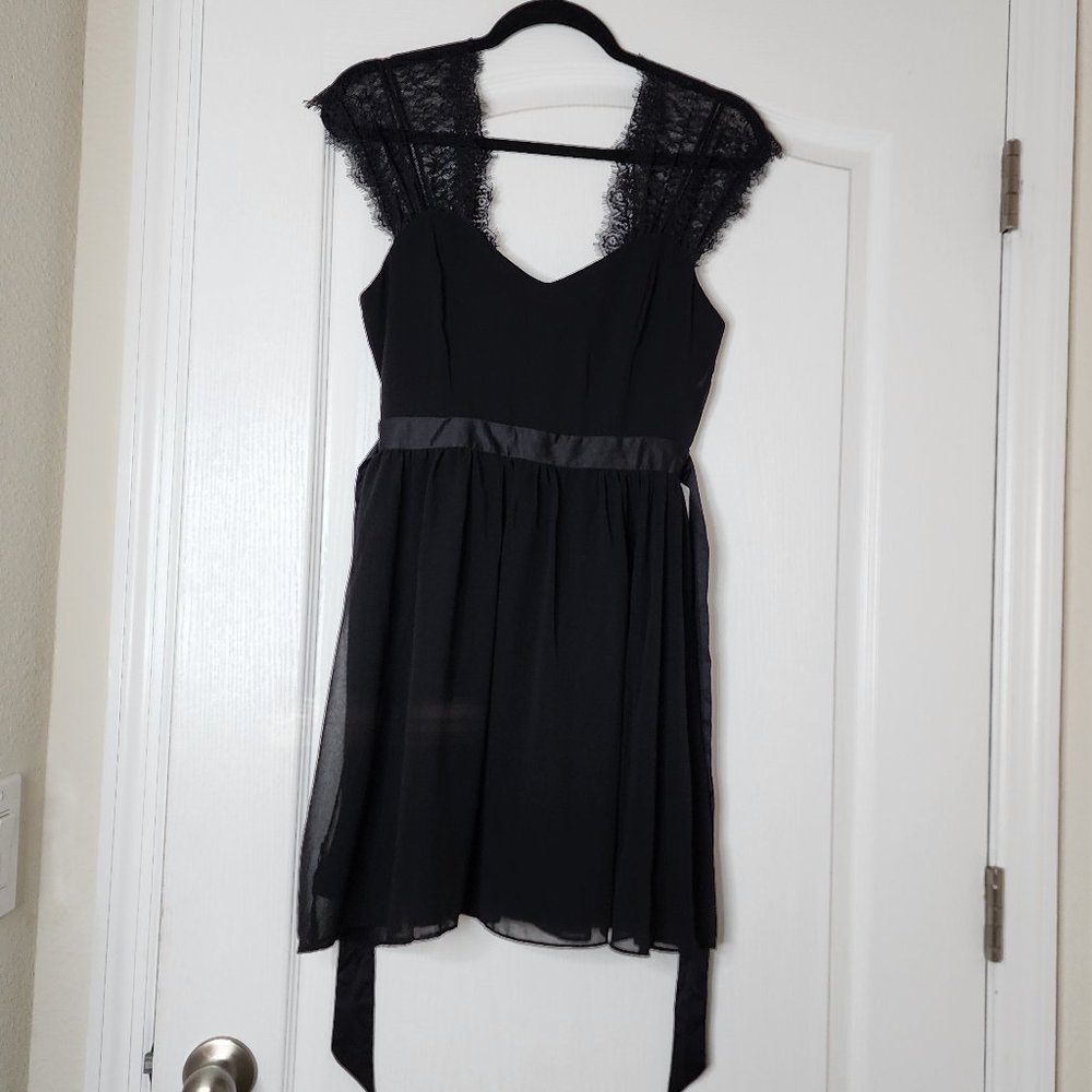 Sweet heart lace Extended Cap sleeves dress